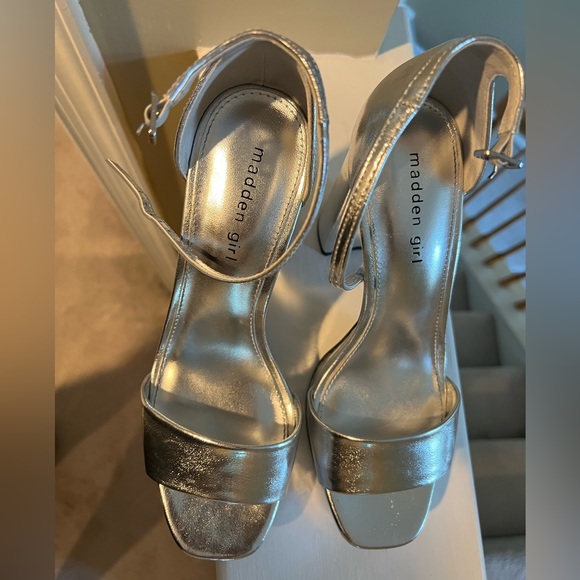 Platform Heels - Picture 6 of 6